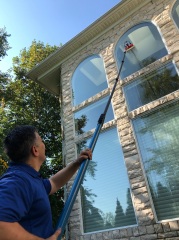 Washing windows Highland Heights